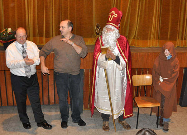 2010-12-11 1451